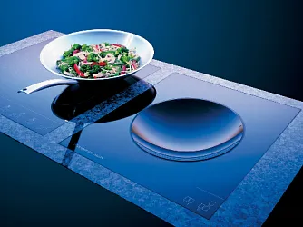 Преимущества и недостатки электрических варочных панелей 